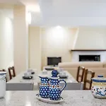 Oak House Apartments With Parking